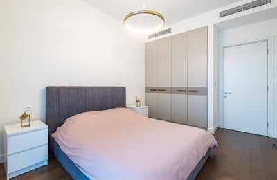 Alquiler de un piso luminoso de 3 habitaciones, 84 m², en el complejo residencial BW Terraces, Belgrado, Serbia